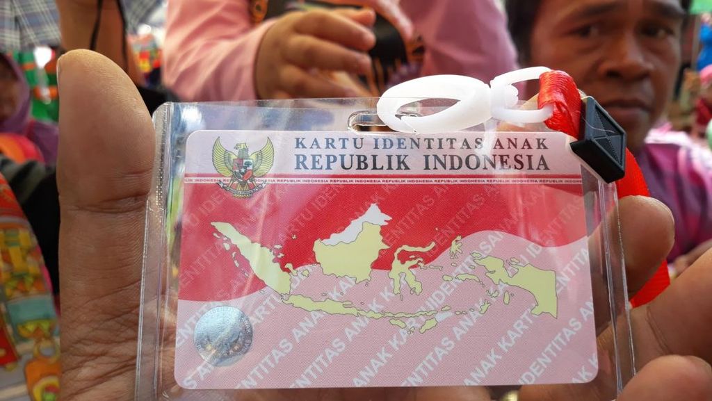 KTP Warna Pink untuk Siapa?