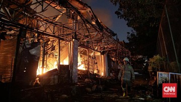 Polisi: 500 Kios Pasar Taman Puring Terbakar