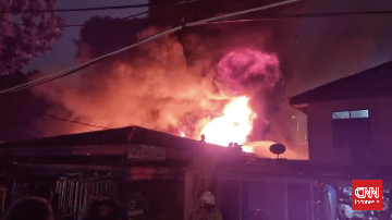 Pasar Taman Puring Masih Berkobar, 26 Mobil Damkar Dikerahkan