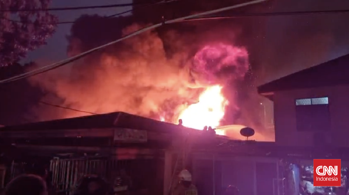 Pasar Taman Puring Masih Berkobar, 26 Mobil Damkar Dikerahkan