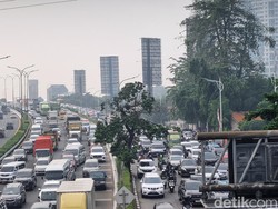 Warga Lelah Macet di TB Simatupang Jaksel: Capek, Ngabisin Bensin