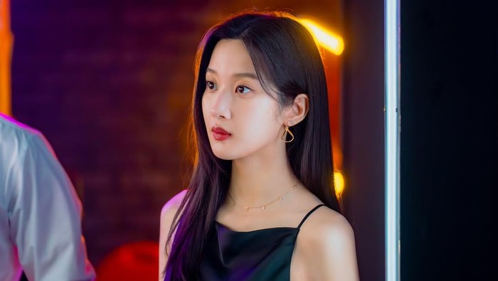 img-title Adu Gaya 3 Aktris Cantik di Drama Korea Terbaru, Siapa Paling Modis?
