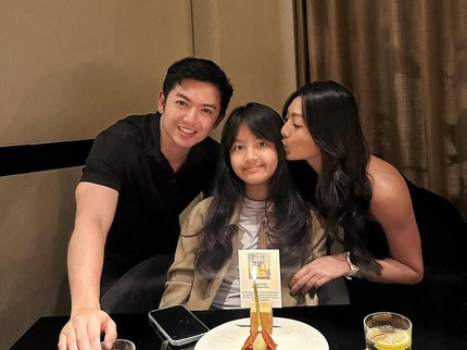 Terpopuler: Kompaknya Nicky Tirta dan Mantan Istri Rayakan Ultah Sang Putri