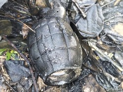Geger Penemuan Granat di Tepi Sungai Ngingas Sidoarjo