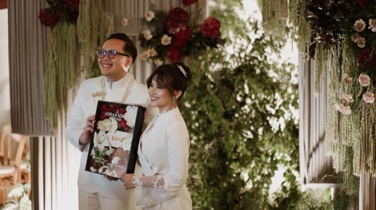 Pernikahan Adira Kania