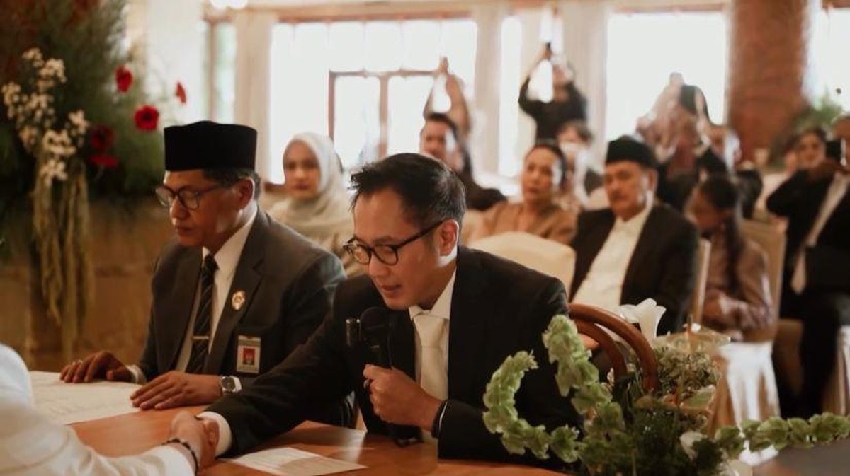 Pernikahan Adira Kania