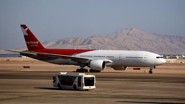 Penerbangan perdana yang dioperasikan maskapai Rusia Nordwind dari Moskow pada Minggu (27/7) mendarat sekitar 8 jam kemudian di Pyongyang, Korea Utara.