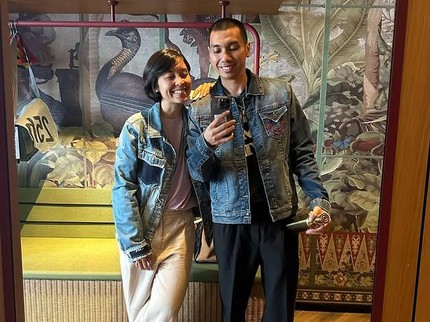 Sweet! Rayi 'RAN' Rilis Lagu Baru Buat Kado Ultah Sang Istri, Intip 5 Potret Romantisnya
