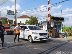 Detik-detik Laka Maut Mobil Pemudik Vs KA Batara Kresna Versi Rekonstruksi