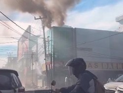 2 Kebakaran Terjadi di Makassar Hari Ini, 12 Armada Damkar Dikerahkan