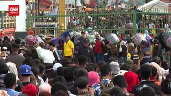 VIDEO: Ribuan Warga Kamboja di Thailand 'Pulang Kampung'
