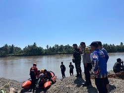 3 Pekerja Proyek Jembatan di Mamuju Terjatuh ke Sungai, 1 Selamat-2 Dicari