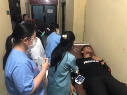 Anggota Polresta Palu Luka Dilempar Massa Saat Gerebek Pelaku Narkoba