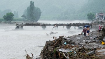 Banjir Besar Tewaskan 30 Orang di Beijing China, 80 Ribu Dievakuasi