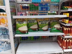 Stok Beras di Minimarket Seret, Cuma ada Merek Ini