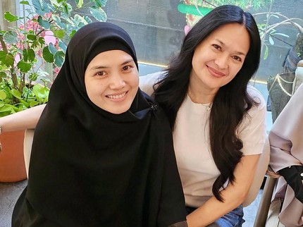 Potret Kedekatan Herfiza dan Donna Harun, Disebut Menantu & Ibu Mertua Idaman