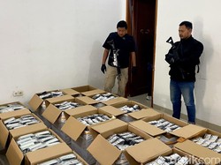 Polisi Gerebak Gudang Pil Setan di Cibaduyut Bandung
