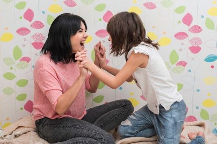 Ibu Muda Wajib Tahu, Berikut Kiat Ajak Anak Bebas Bercerita Tanpa Takut/Foto: Freepik.com/Freepik