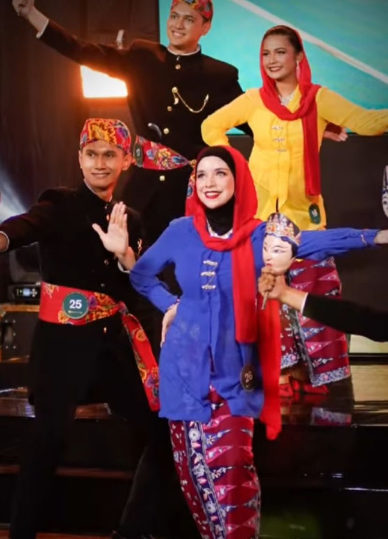 isabela Azhari isabela Azhari
