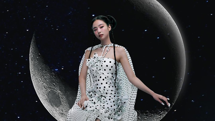 Jennie BLACKPINK Jennie BLACKPINK ditunjuk sebagai duta kehormatan pariwisata Seoul tahun 2025.