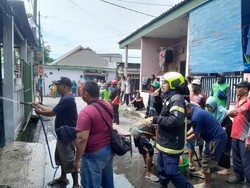 Rumah dan Gudang di Surabaya Terbakar Saat Ditinggal Antar Galon