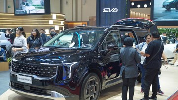 2 MPV Kia Unjuk Gigi di GIIAS 2025