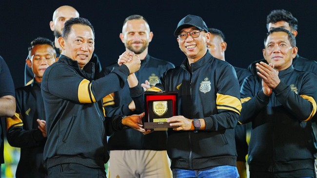 Kapolri Jenderal Listyo Sigit mengajak semua klub dan suporter Super League jaga persatuan demi sepak bola Indonesia.