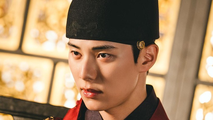 img-title Jadi Raja di Drakor Fantasi-Romantis Baru, Simak Potret Penuh Pesona Lee Chae Min