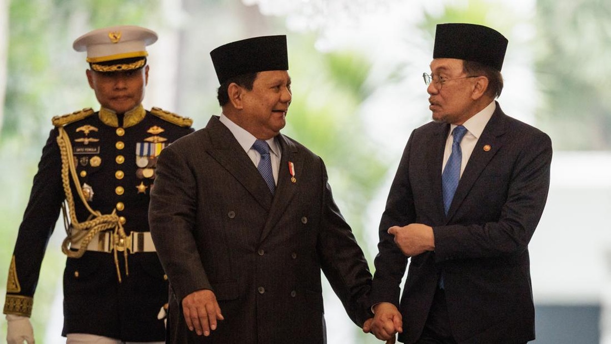 Sela KTT BRICS, Prabowo dan Anwar Ibrahim Bahas Karhutla
