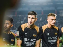 Adu Kaya Persib Bandung Vs Dewa United