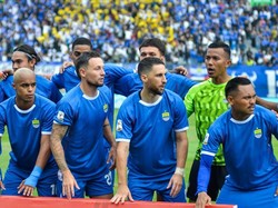 Tiga Apparel yang Iringi Perjalanan Juara Persib Bandung