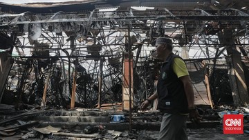 Polisi Ambil Sampel Abu Hingga Kabel Usut Kebakaran Pasar Taman Puring