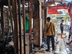 Curhat Pedagang Pasar Taman Puring Tak Sempat Ambil Dompet saat Kebakaran