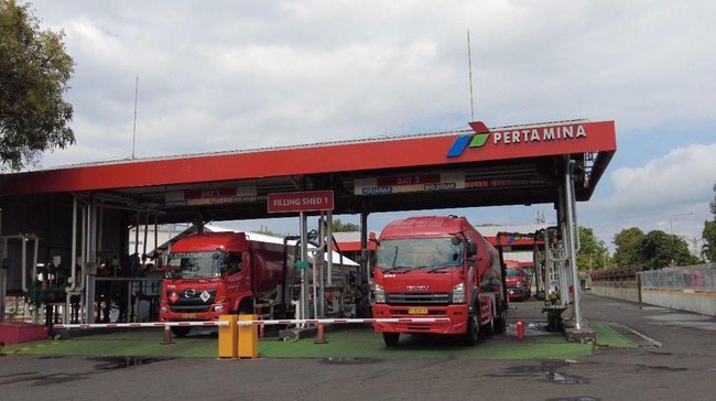 Pertamina menambah 86 mobil tanki untuk memastikan pasokan BBM lancar di Jember setelah penutupan Jalur Gumitir, koordinasi dengan pihak terkait.