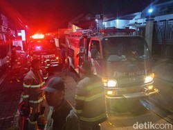 Malam Mencekam di Sukabumi, Edi Terbakar Saat Cegah Api Menyebar