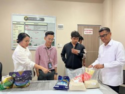 Polisi Uji Lab Beras Premium yang Beredar di Pasar Kepri