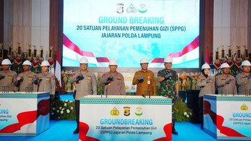 Kapolri v Lampungu postavil temeljni kamen za 20 SPPG in jih tudi uradno odprl