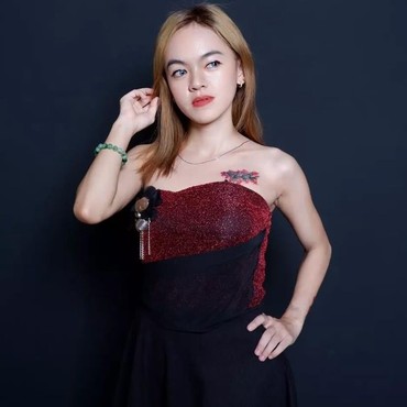 Ini 7 Potret Mantan Artis Cilik yang Pindah Agama Dibaptis & Nikah Sesama Jenis