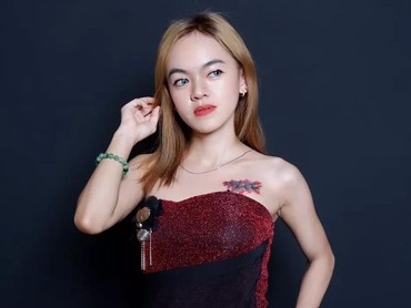 Ini 7 Potret Mantan Artis Cilik yang Pindah Agama Dibaptis & Nikah Sesama Jenis