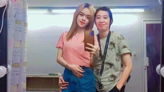 Eks Artis Cilik Nikah Sesama Jenis, Ini 7 Potret Riri Febriana dan Rachel Ibadah-Kerja Bareng