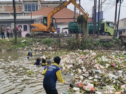 DLHK Sidoarjo Bakal Pasang 1.000 Jaring Sampah di Sungai