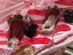 Zonk! Beli Tiramisu Rp 1,4 Juta yang Datang Malah Kue Jamuran