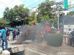 Seragam Sekolah Capai Jutaan, Disdik Kota Cirebon Digeruduk Massa