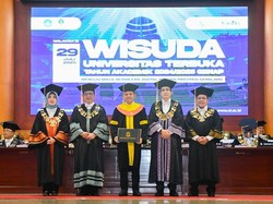 Doktor Lulusan Eropa Ini Lulus Sarjana Hukum Universitas Terbuka
