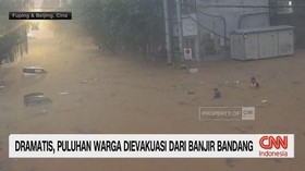 VIDEO: Dramatis, Puluhan Warga Dievakuasi dari Banjir Bandang