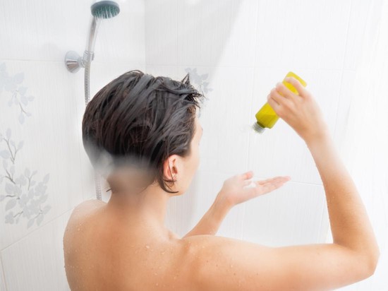 Cuma Semprot! Batiste Cherry Dry Shampoo Bikin Rambut Bebas Lepek Seharian