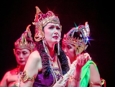 img-title Ira Wibowo Menari Jadi Istri Gatotkaca Bikin Teringat Mendiang Sang Ayah
