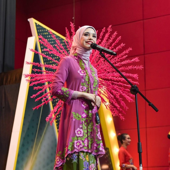 <p>Isabel kembali menambah deretan prestasi yang diraihnya. Sebelum keluar sebagai pemenang None Jakarta Selatan 2025, putri Ayu Azhari dan Mike Tramp ini diketahui sudah diterima di tiga univesitas bergengsi di Inggris, yakni University of Bristol, Brunel University of London, dan St. George's University School of Medicine. Isabel rencananya bakal melanjutkan pendidikan di St. George's University School of Medicine untuk mengambil jurusan kedokteran. (Foto: Instagram @isabel.azhari)</p>