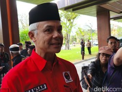 Ganjar Tanggapi Isu Jokowi Jadi Ketua Dewan Pembina PSI