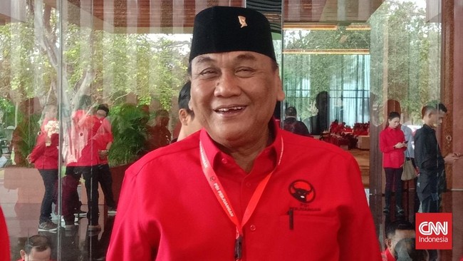 Andreas Hugo Pareira menjelaskan pergantian Bambang Pacul sebagai Ketua DPD PDIP Jateng. FX Hadi Rudyatmo ditunjuk sebagai Plt. Simak alasannya!